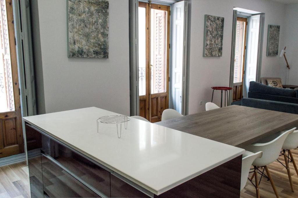 Posezení v ubytování For You Rentals NEW Design Apartment TEMPORAL Puerta del Sol PRE10C