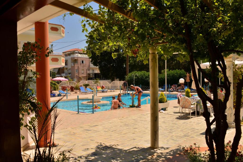 Bazén v ubytování Sun City nebo v jeho okolí