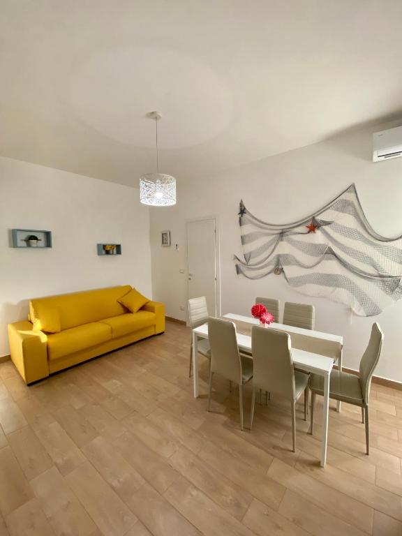 A seating area at Casa vacanze Almàsalo