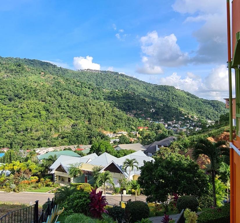 Nespecifikovaný výhled na hory nebo výhled na hory při pohledu z bed and breakfast