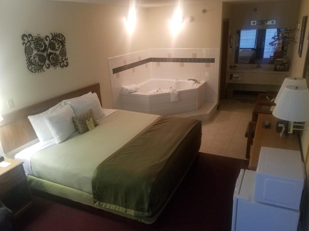 Ozark Valley Inn - Camera Re Con Bagno Spa