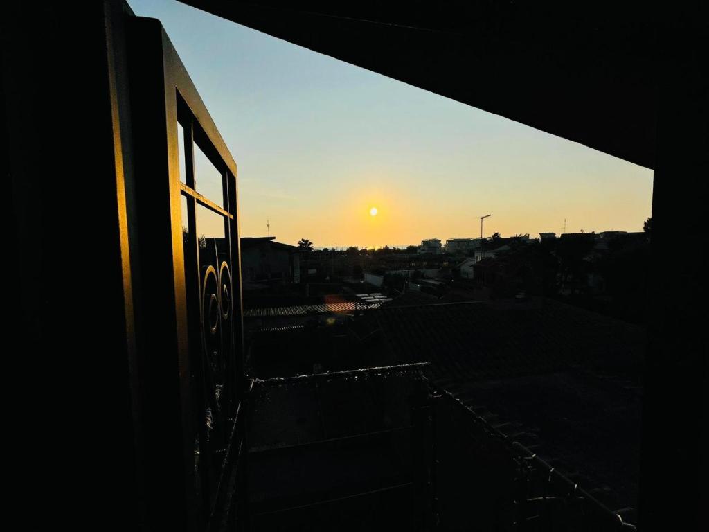 Pohľad na východ alebo západ slnka z apartmánu alebo blízkeho okolia