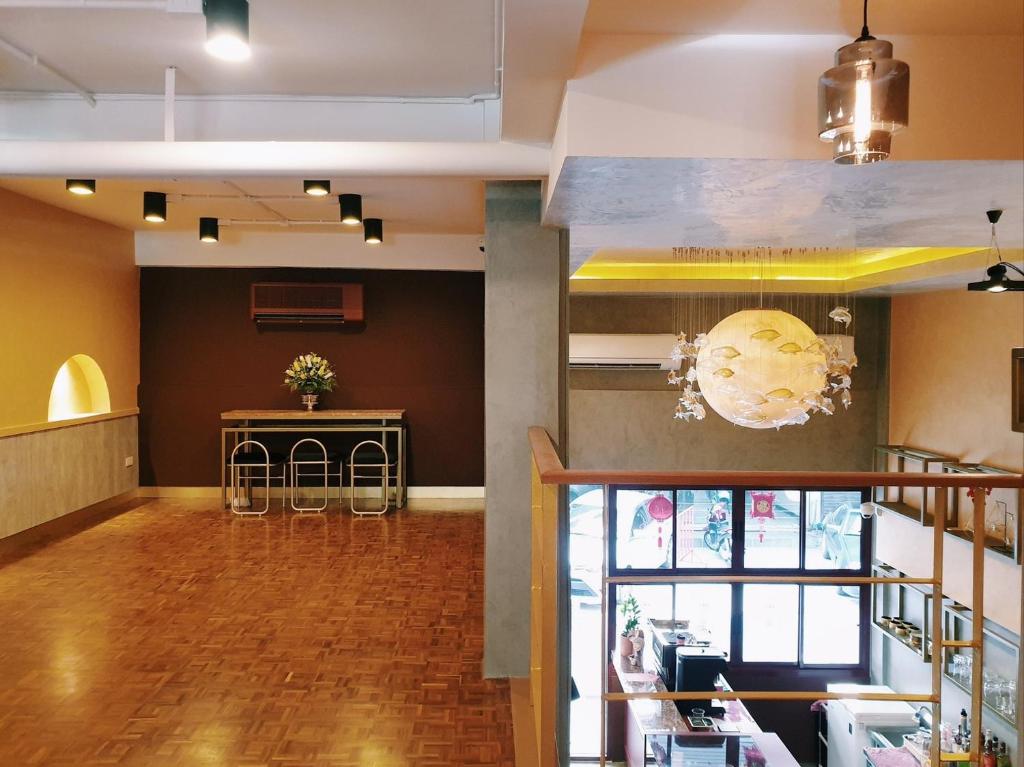 Golden House - Resim 20