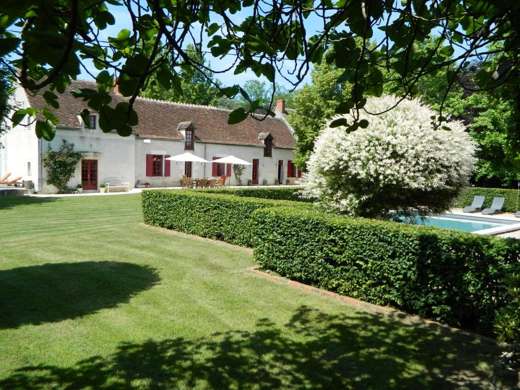 Casa con jardín y piscina en Le Bout Du Monde, en Villedieu-sur-Indre