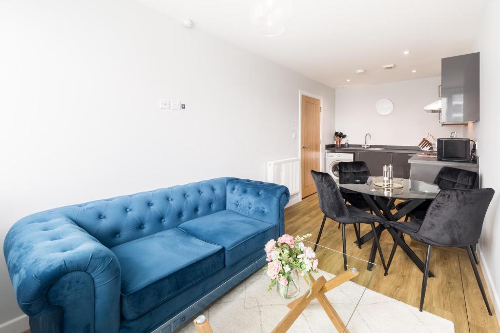 Modern City Centre Apartment nr Gunwharf Quays - Housity