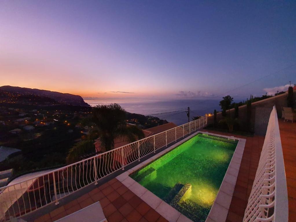 Bazén v ubytování Casa Del Mar nebo v jeho okolí