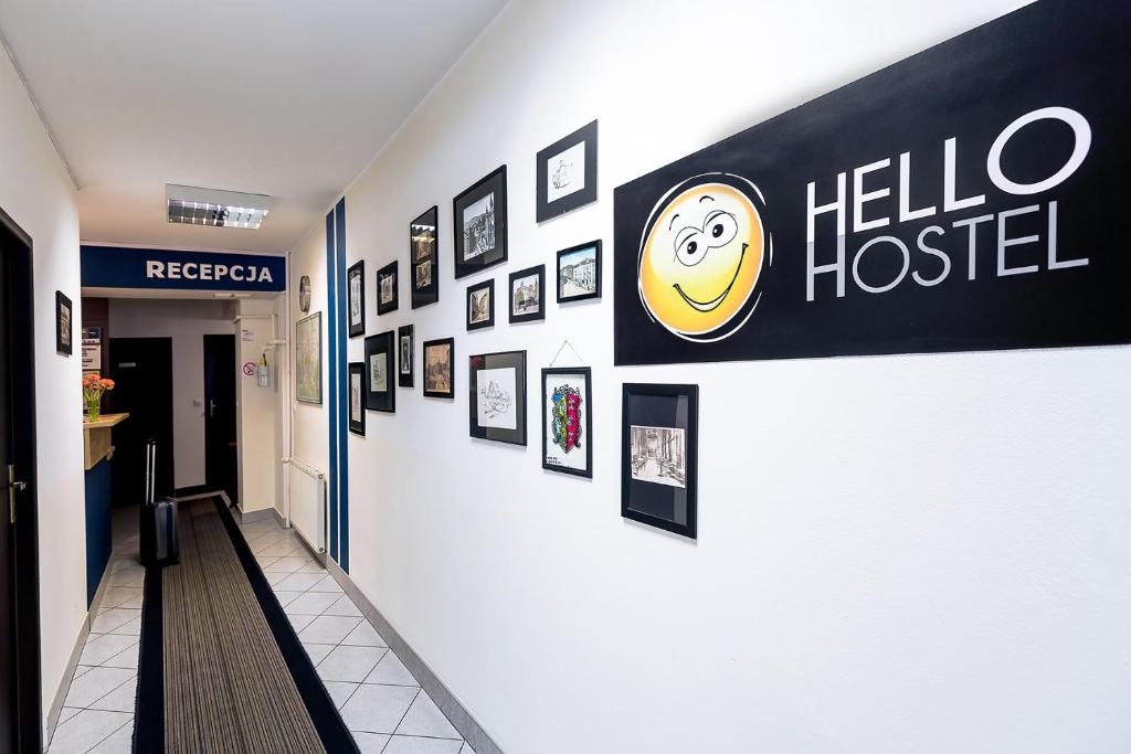 ビェルスコ・ビャワにあるHello Hostel & Apartmentsの廊下