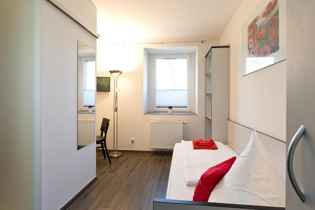 Hotel zwischen den Seen - Single Room - Pets Allowed