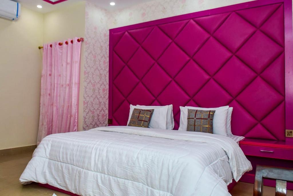 Clifton Rezidor - Deluxe Double Room With Bath