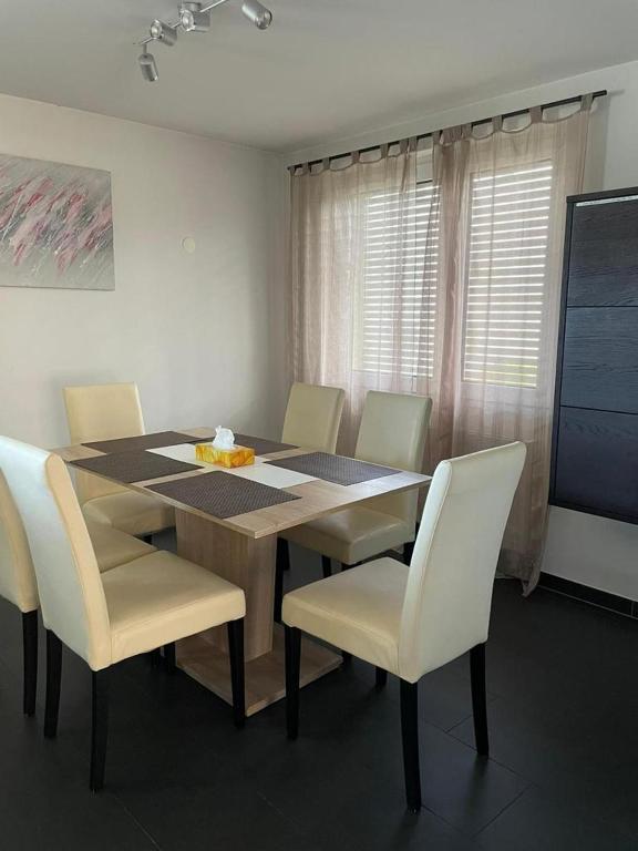 Luxury House with big garden and mountain view ( 3 bedrooms) - 三居室房屋