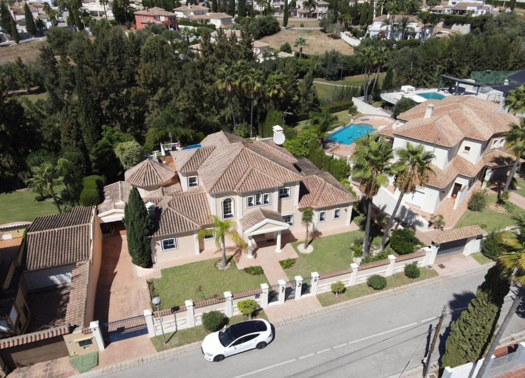Fotografia z galérie ubytovania Spacious 700m2 villa, Golfers paradise. v destinácii Santa Fe de los Boliches