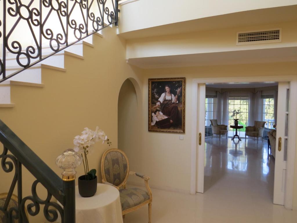 Fotografia z galérie ubytovania Spacious 700m2 villa, Golfers paradise. v destinácii Santa Fe de los Boliches