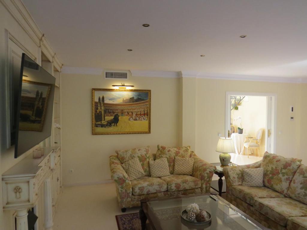 Fotografia z galérie ubytovania Spacious 700m2 villa, Golfers paradise. v destinácii Santa Fe de los Boliches