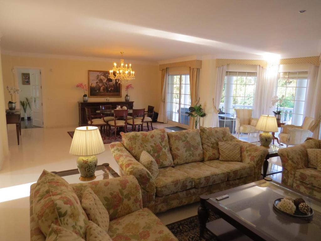 Fotografia z galérie ubytovania Spacious 700m2 villa, Golfers paradise. v destinácii Santa Fe de los Boliches