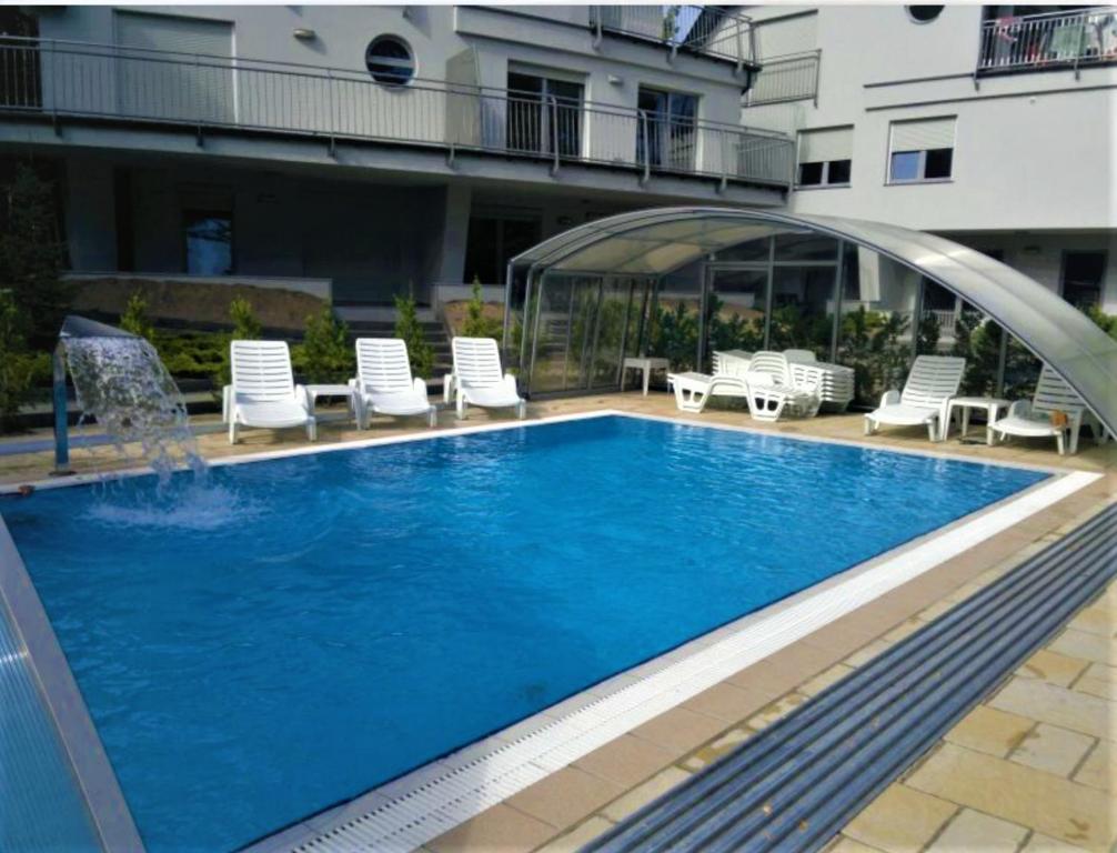 Bazén v ubytovaní Apartament przy plazy alebo v jeho blízkosti