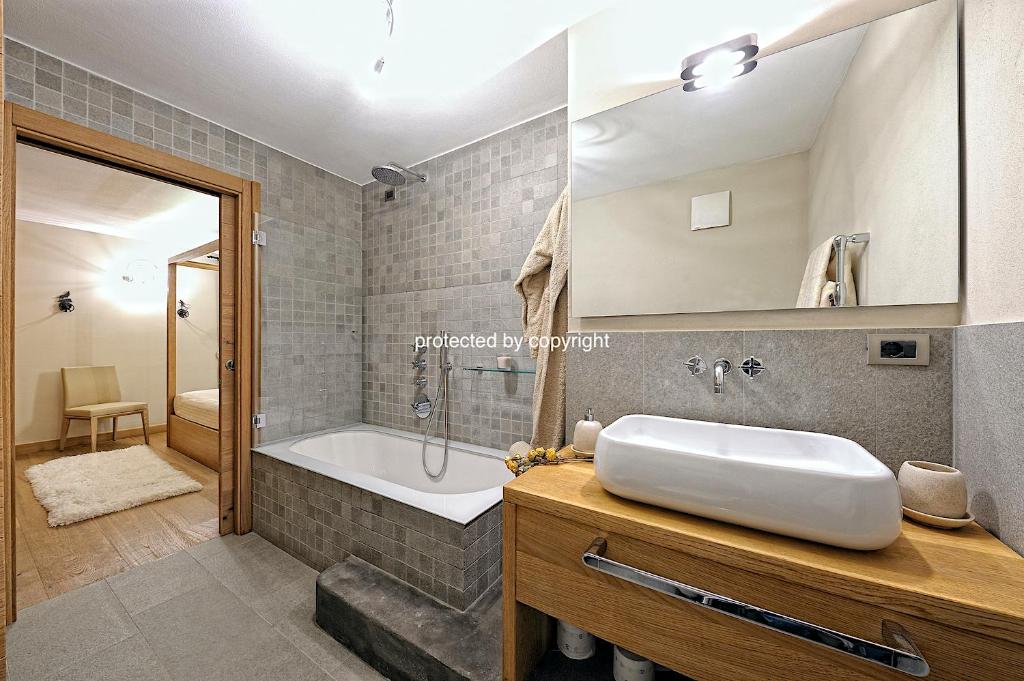 Campiglio Luxury Apartment with SPA, Madonna di Campiglio — property photo 3