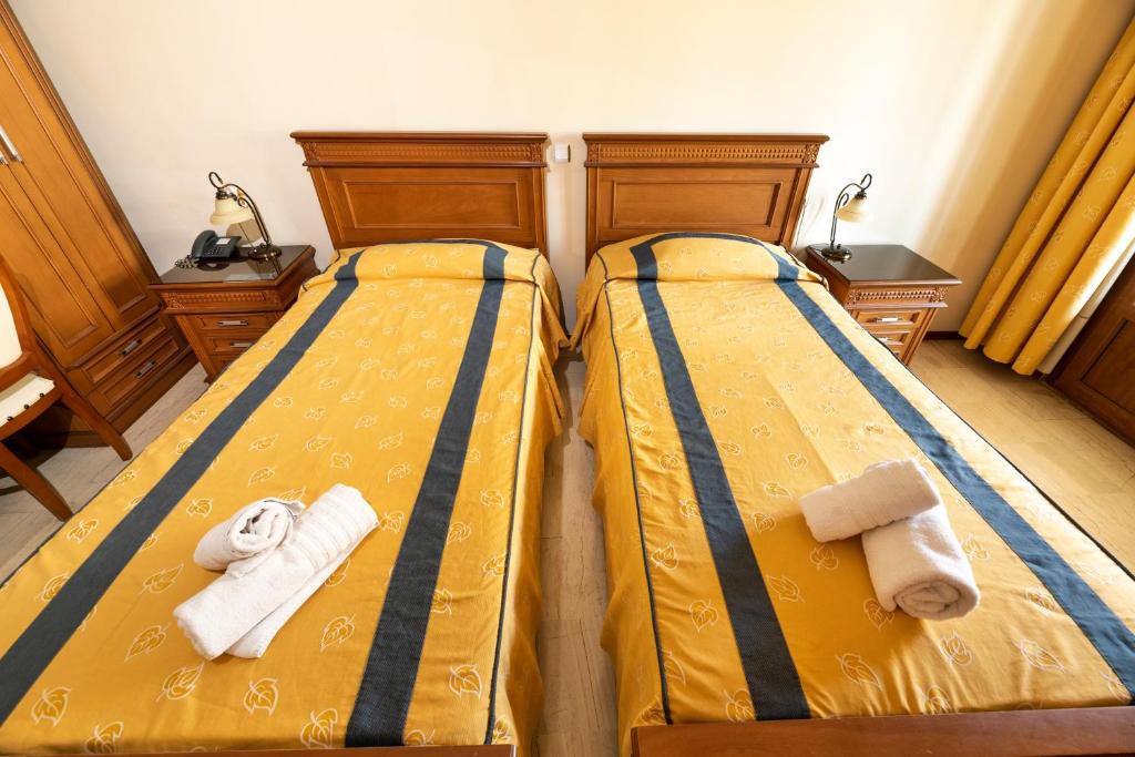 
Double or Twin Room with Side Meteora View
