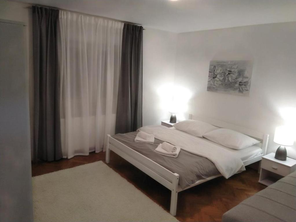 Posteľ alebo postele v izbe v ubytovaní Apartman MIX Zagreb - Maksimir, KBC Rebro, free parking