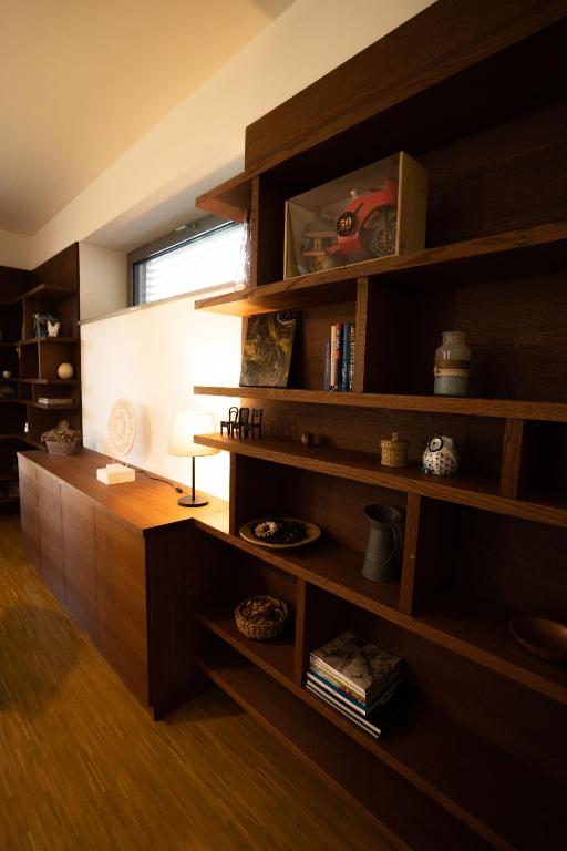 Kuchyň nebo kuchyňský kout v ubytování Black Field Apartment