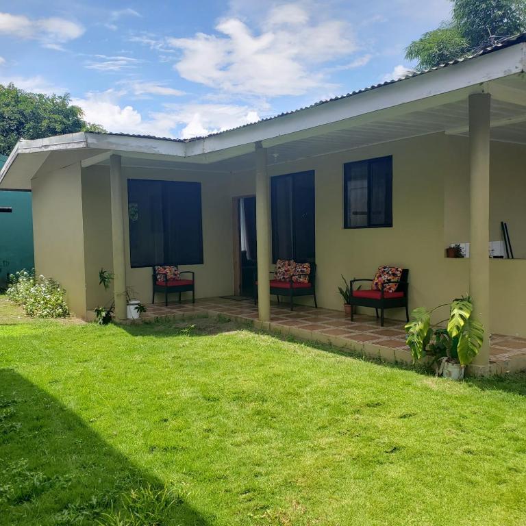 Zahrada ubytování Casa THIREMA Tortuguero