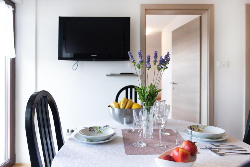 TV a/nebo společenská místnost v ubytování Apartments Repinc