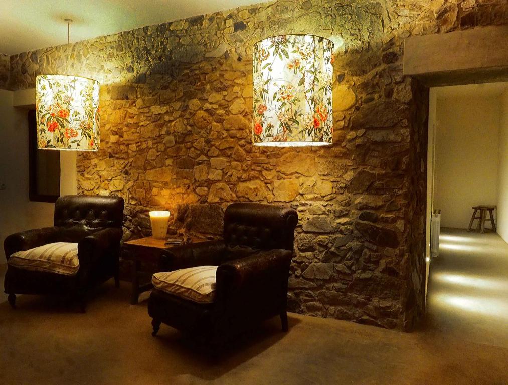 A seating area at Mas Rauric