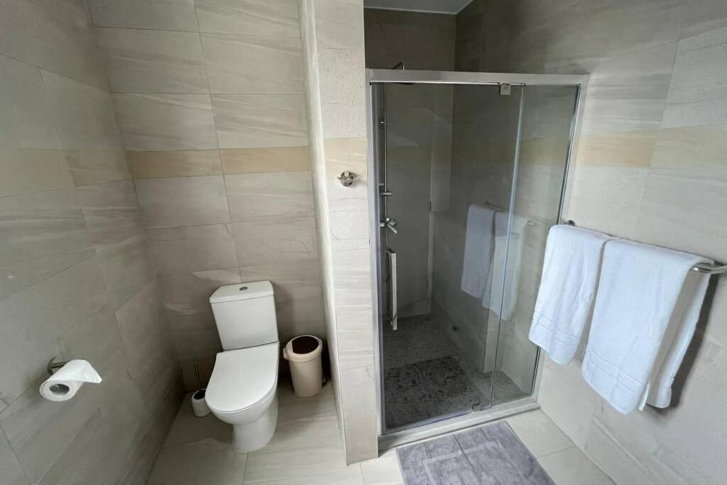 Koupelna v ubytování Bois Mapou Self Catering Apartments Unit 104