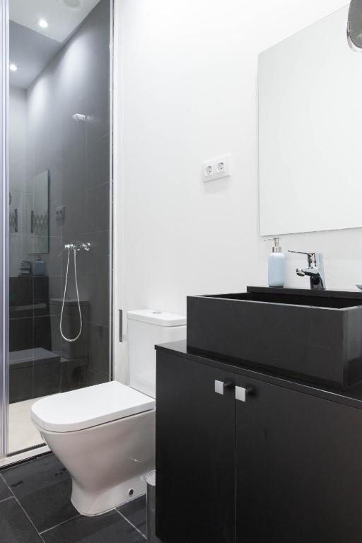 Koupelna v ubytování For You Rentals NEW Design Apartment TEMPORAL Puerta del Sol PRE10C