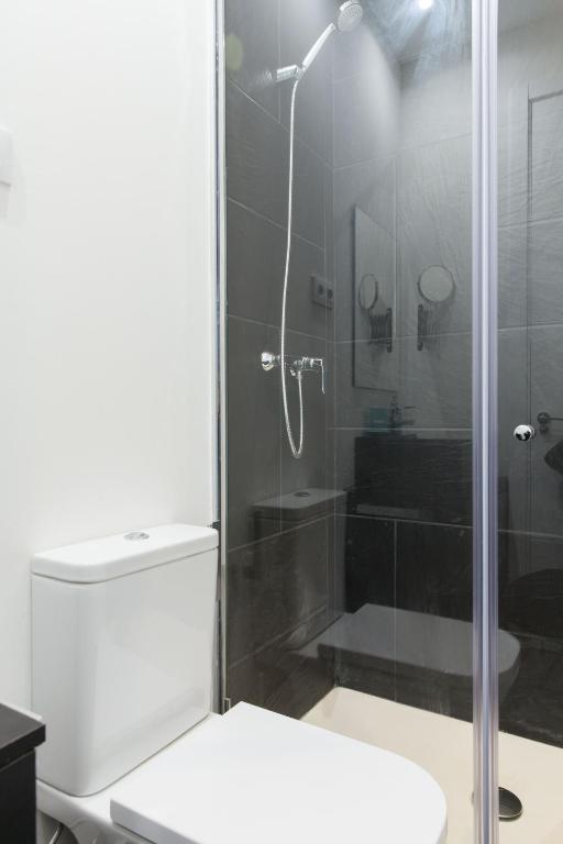 Koupelna v ubytování For You Rentals NEW Design Apartment TEMPORAL Puerta del Sol PRE10C