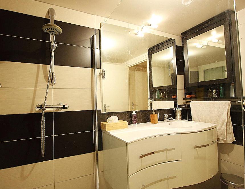 Le Clos Marie - Triple Room With Private Bathroom