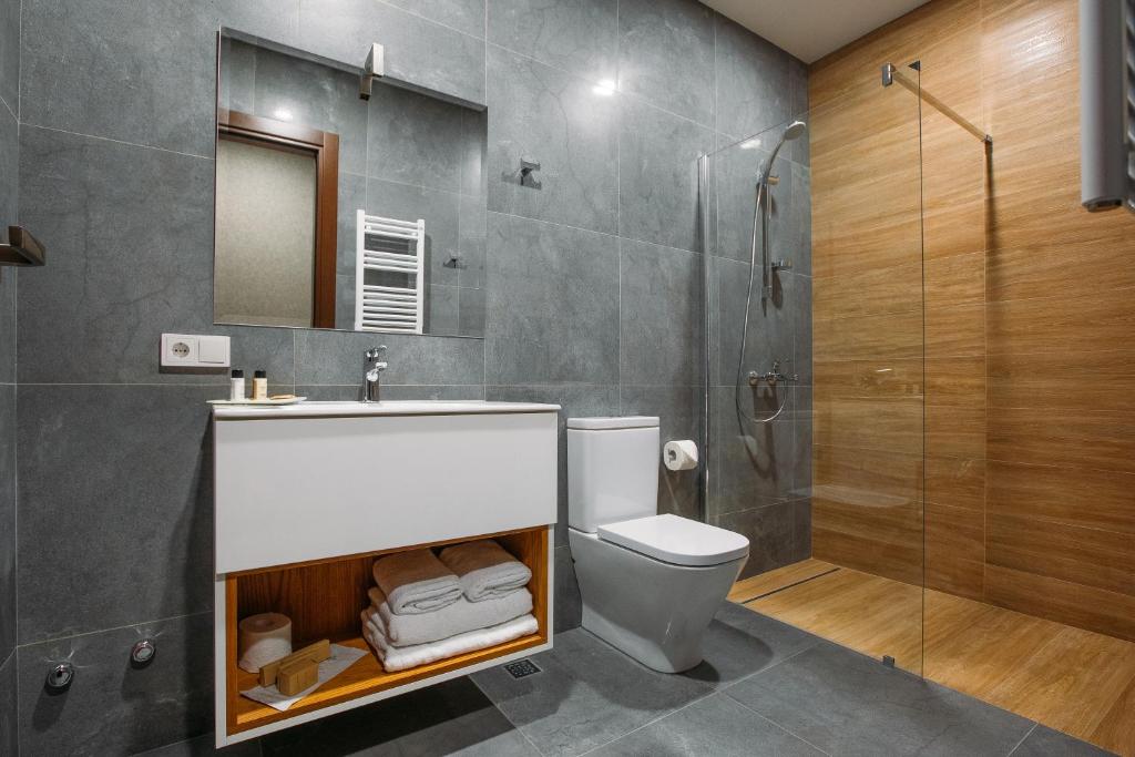 Koupelna v ubytování Theory Hotel
