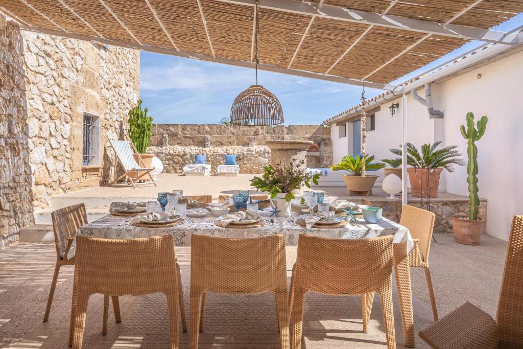 Patio alebo iná vonkajšia časť ubytovania Can Cuarassa