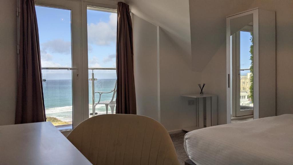 Gallery image of OYO Newquay Beach Hotel in Newquay