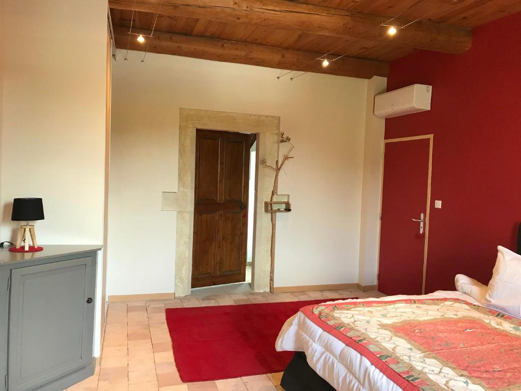 La Bergerie des Amandiers Chambres et Table d'Hôtes - King Room Met Uitzicht Op De Tuin