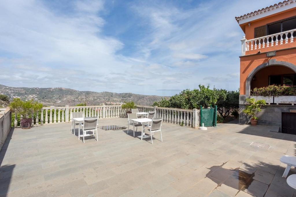 A balcony or terrace at Fantastic Rural House with Pool and terrace
