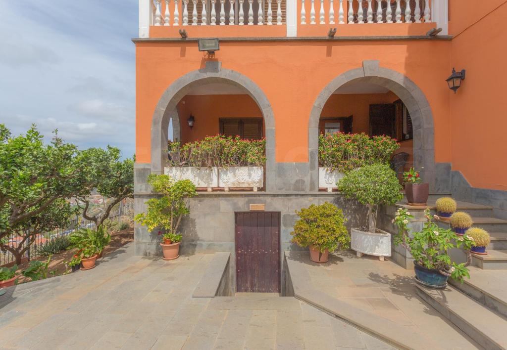 A garden outside Fantastic Rural House with Pool and terrace