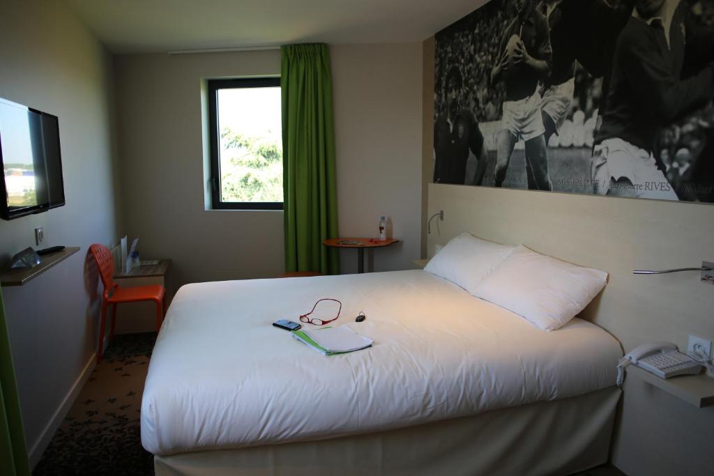 ibis styles Villeneuve Sur Lot - Standard Room With 1 Double Bed And 1 Sofa Bed