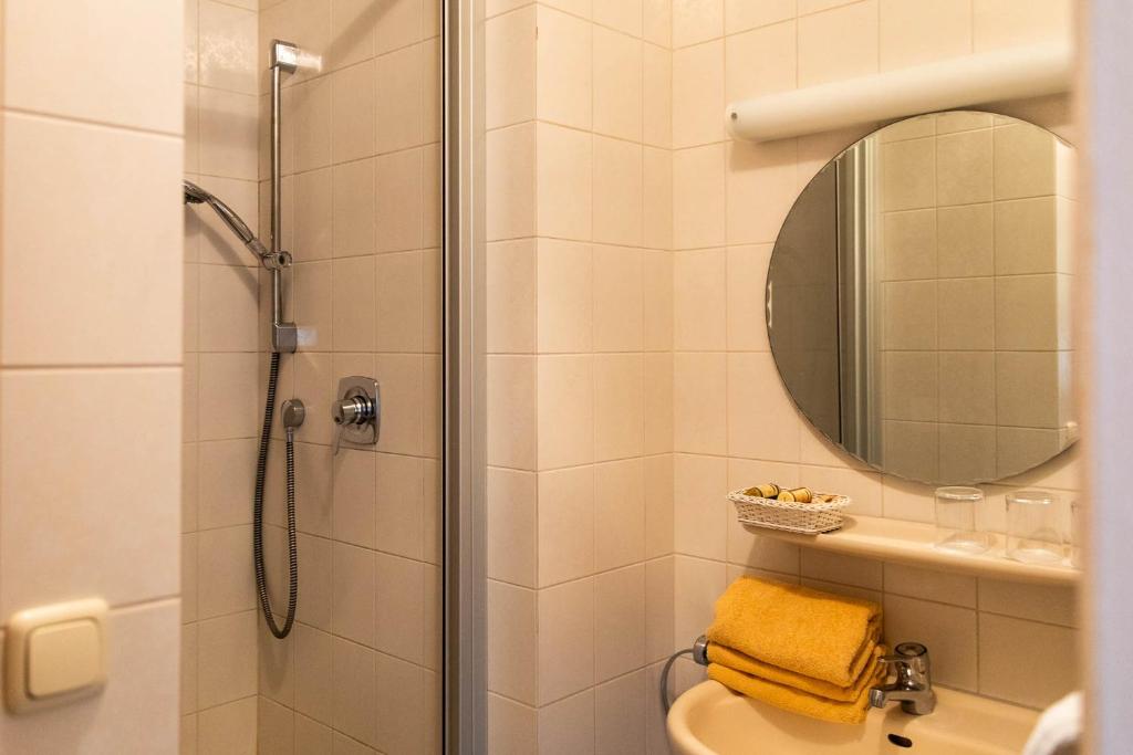 Koupelna v ubytování Fischerstüberl Attel