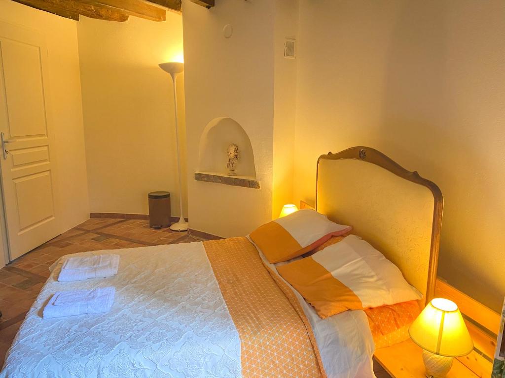 Château de Montaupin - Two-Bedroom Chalet