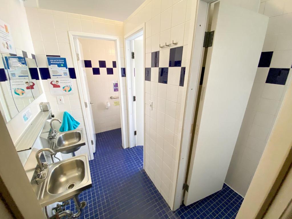 ITH San Francisco Pacific Tradewinds Backpacker Hostel photo