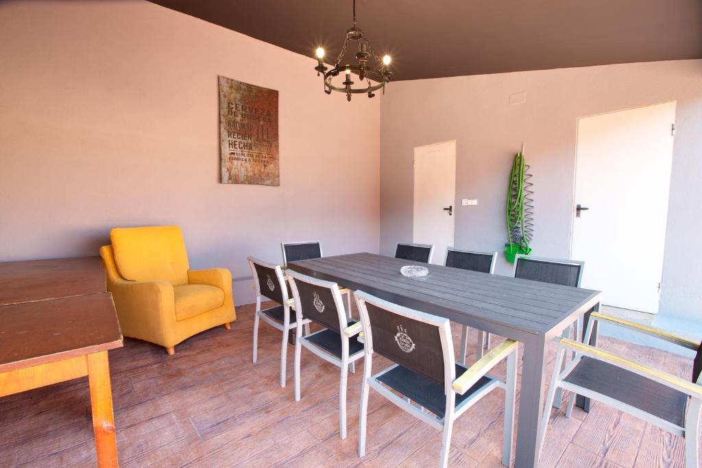 Fotografie z fotogalerie ubytování Cuencaloft Villa del Tío Tomarro v destinaci Villalba de la Sierra