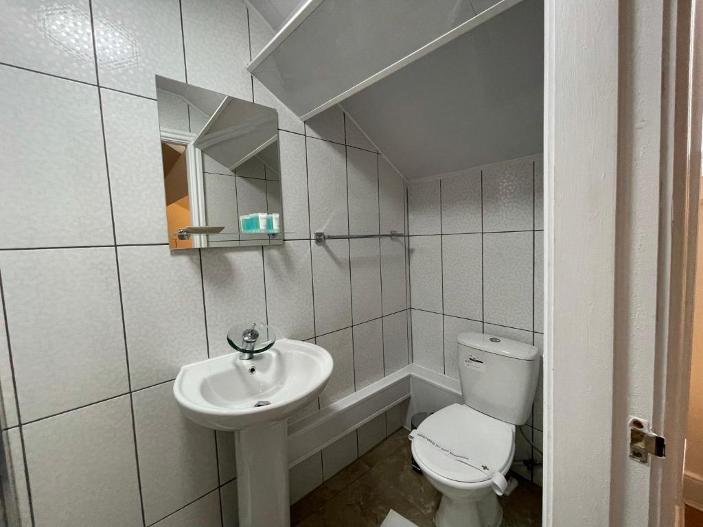 CityStays Rooms with Free Parking - Deluxe Double Room