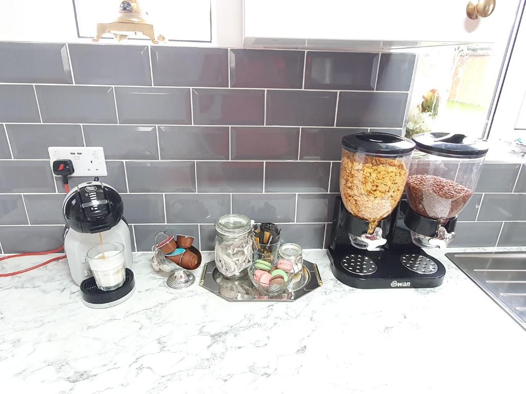 St Georges house, Premium 3 bed Home Slough, Legoland, Windsor - Casa De Tres Dormitorios