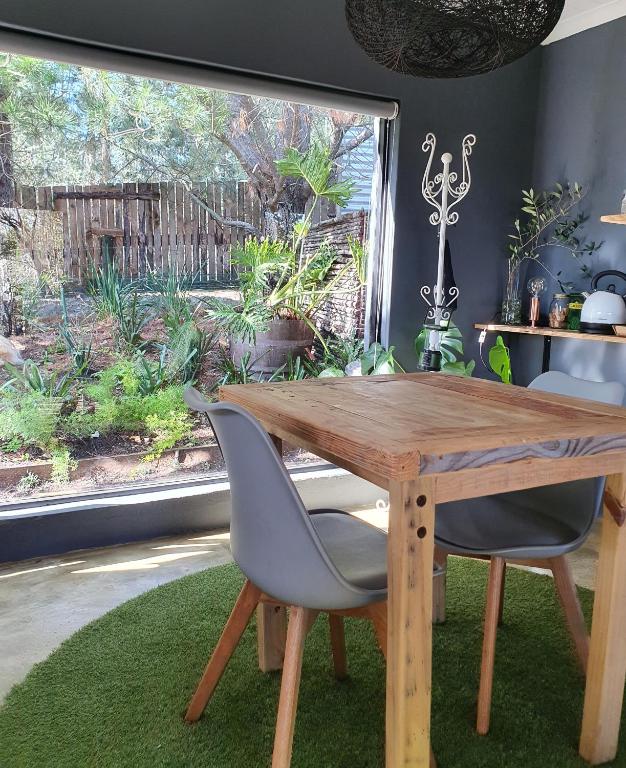The Studio @ Mount View Lodge - Image 18