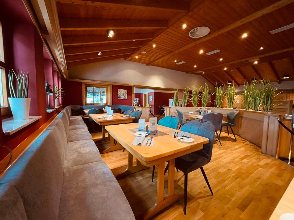 Posezení v ubytování Maifeld Sport- und Tagungshotel