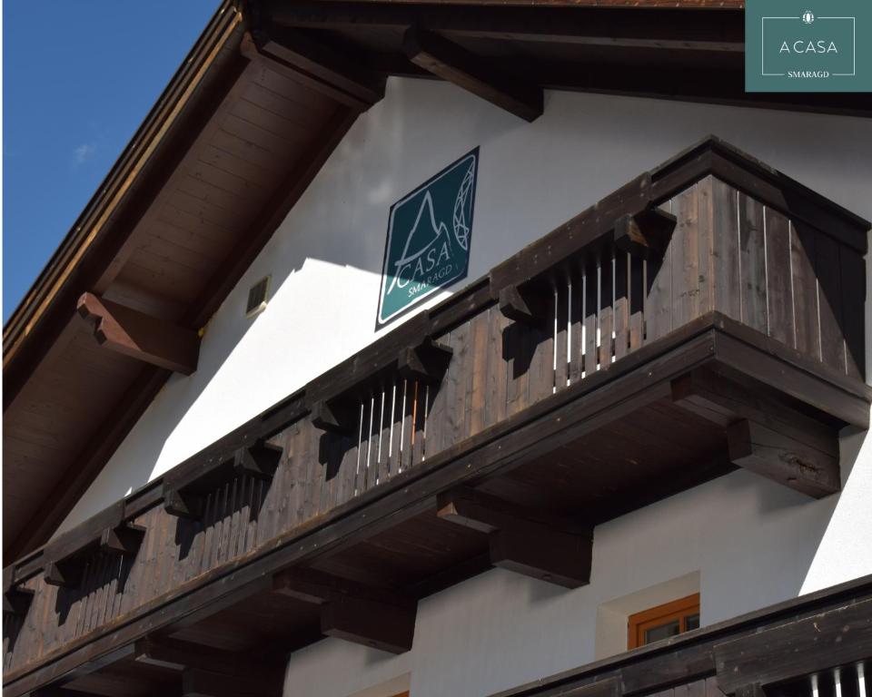 a balcony on the side of a building at A Casa Smaragd Appartements in Sölden