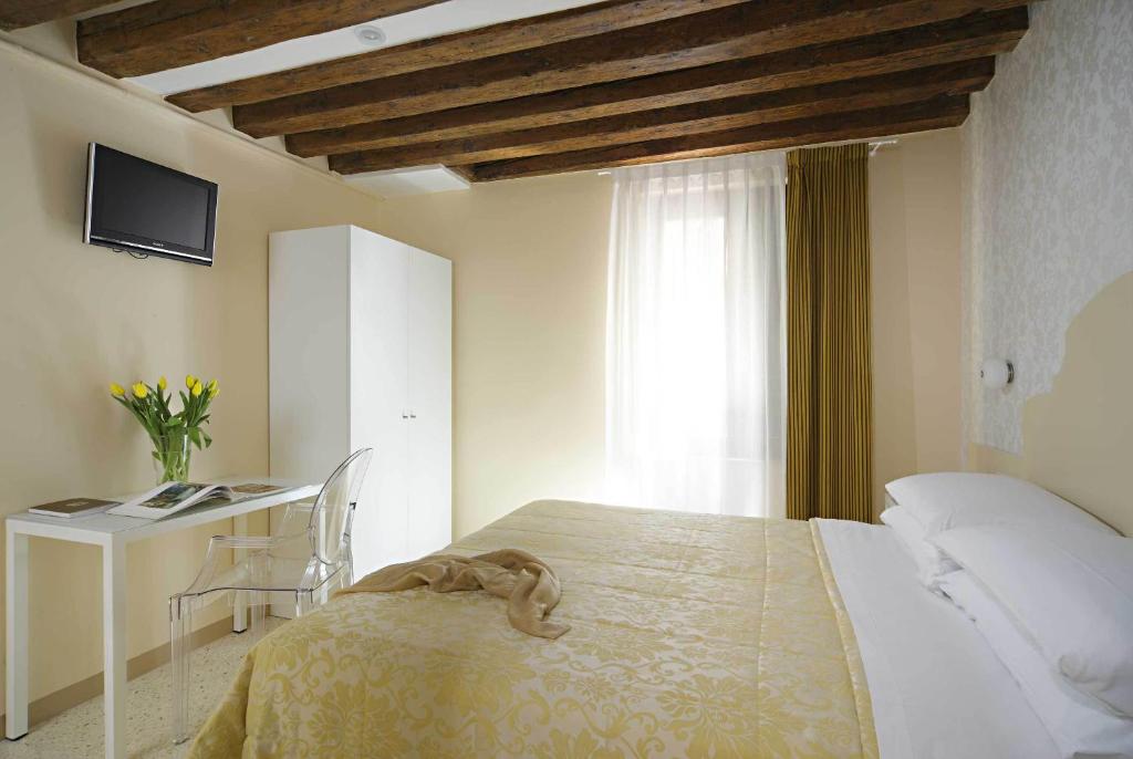 Gallery image of Hotel Adriatico in Venice