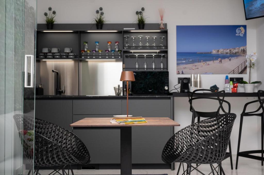 Kuchyň nebo kuchyňský kout v ubytování BM SUITES CEFALU