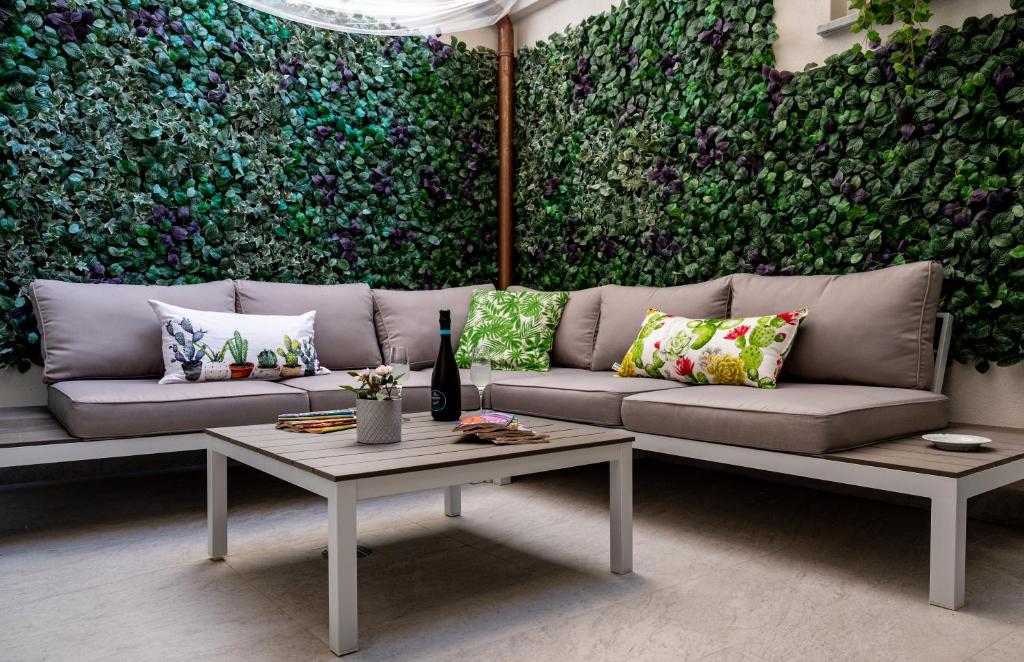 Posezení v ubytování BM SUITES CEFALU