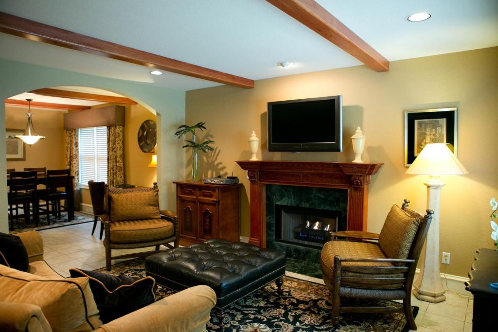 The Sanford House Inn & Spa - King Suite